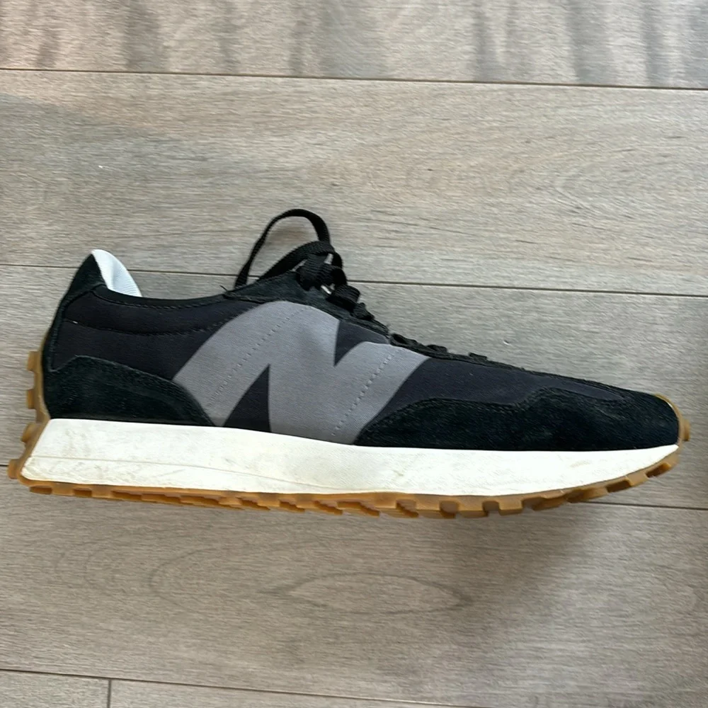 2 for 1 NEW BALANCE SNEAKERS - Picture 3 of 3